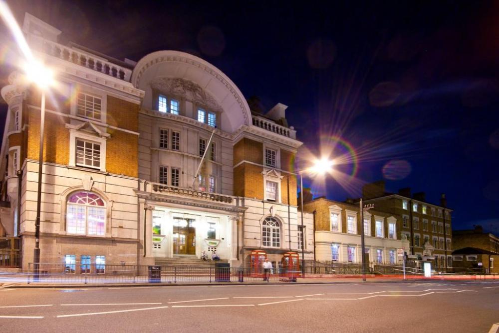 clink78-beautiful-18thC-listed-courthouse-8